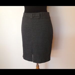 Bow front pencil skirt with dots